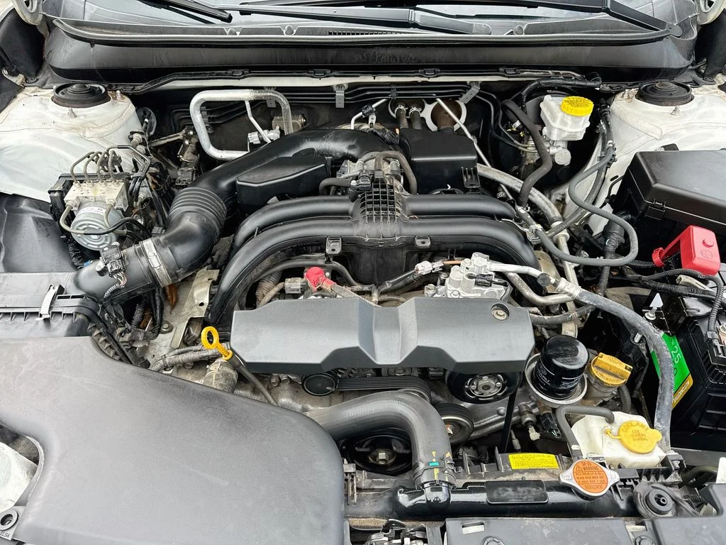 Used 2018 White Subaru 2.5i image 40