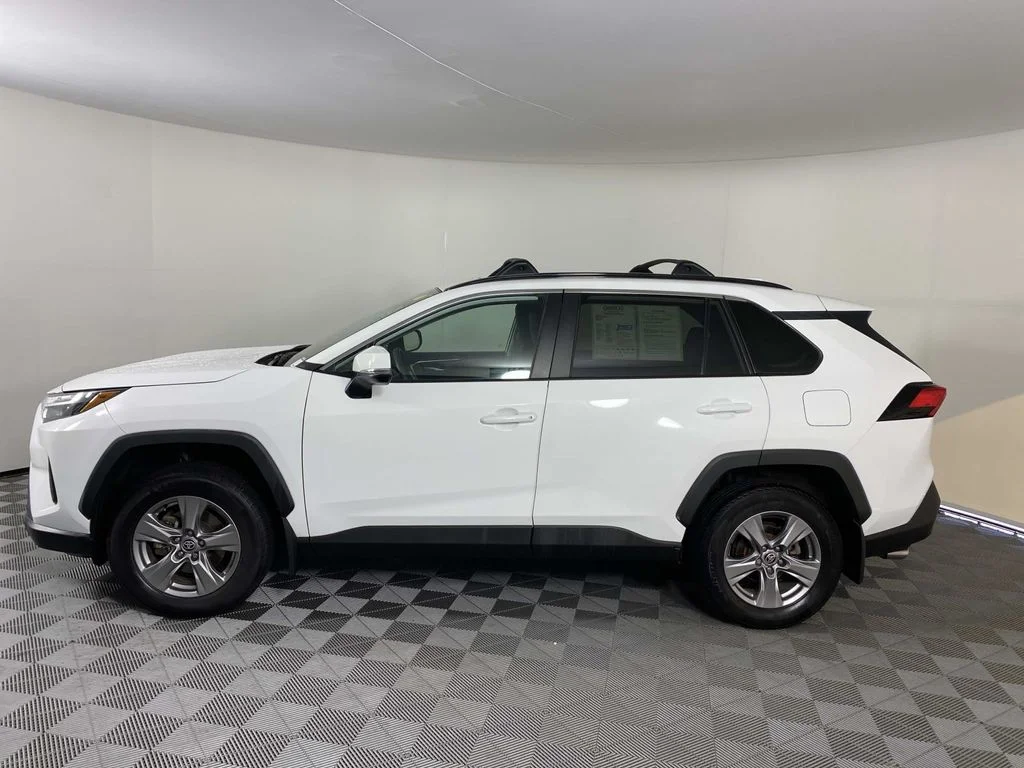 Used 2023 White Toyota XLE image 5