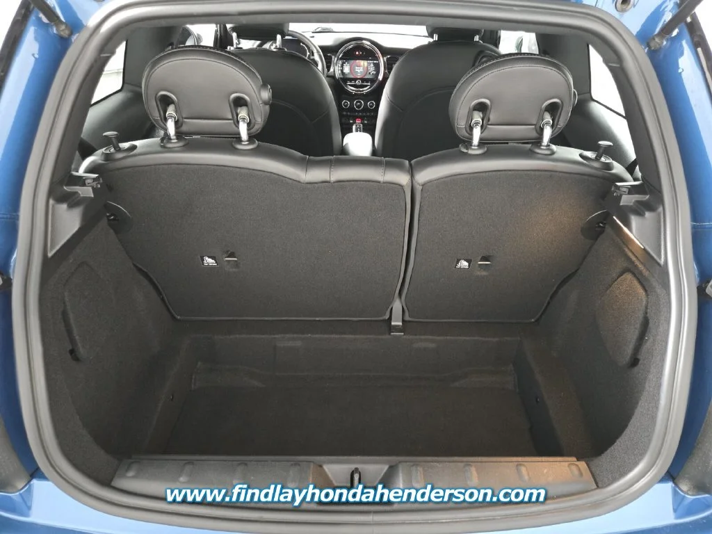Used 2022 Island Blue Metallic MINI Oxford Edition image 18