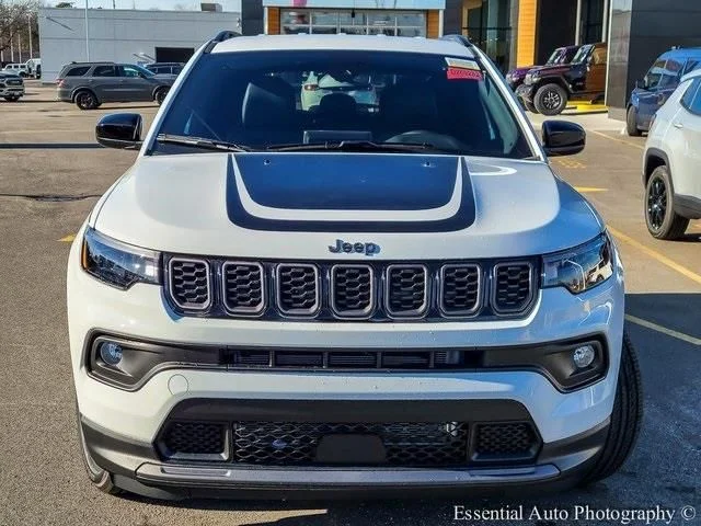 New 2026 Bright White Clear-Coat Exterior Paint Jeep Latitude image 4
