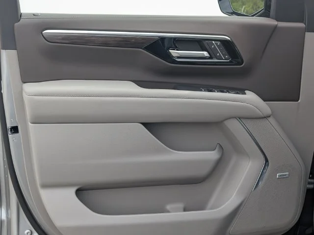 New 2027 Sterling Gray Metallic Chevrolet LT image 14