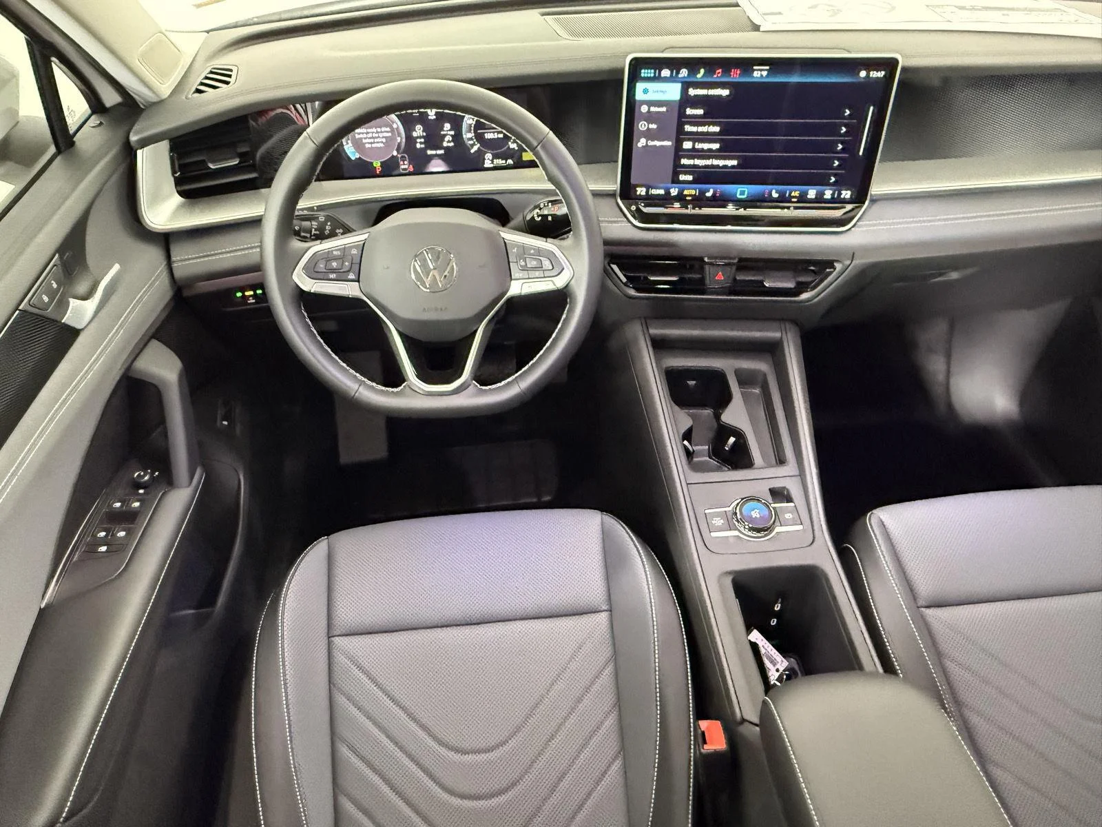 New 2026 Pure White Volkswagen SE image 24