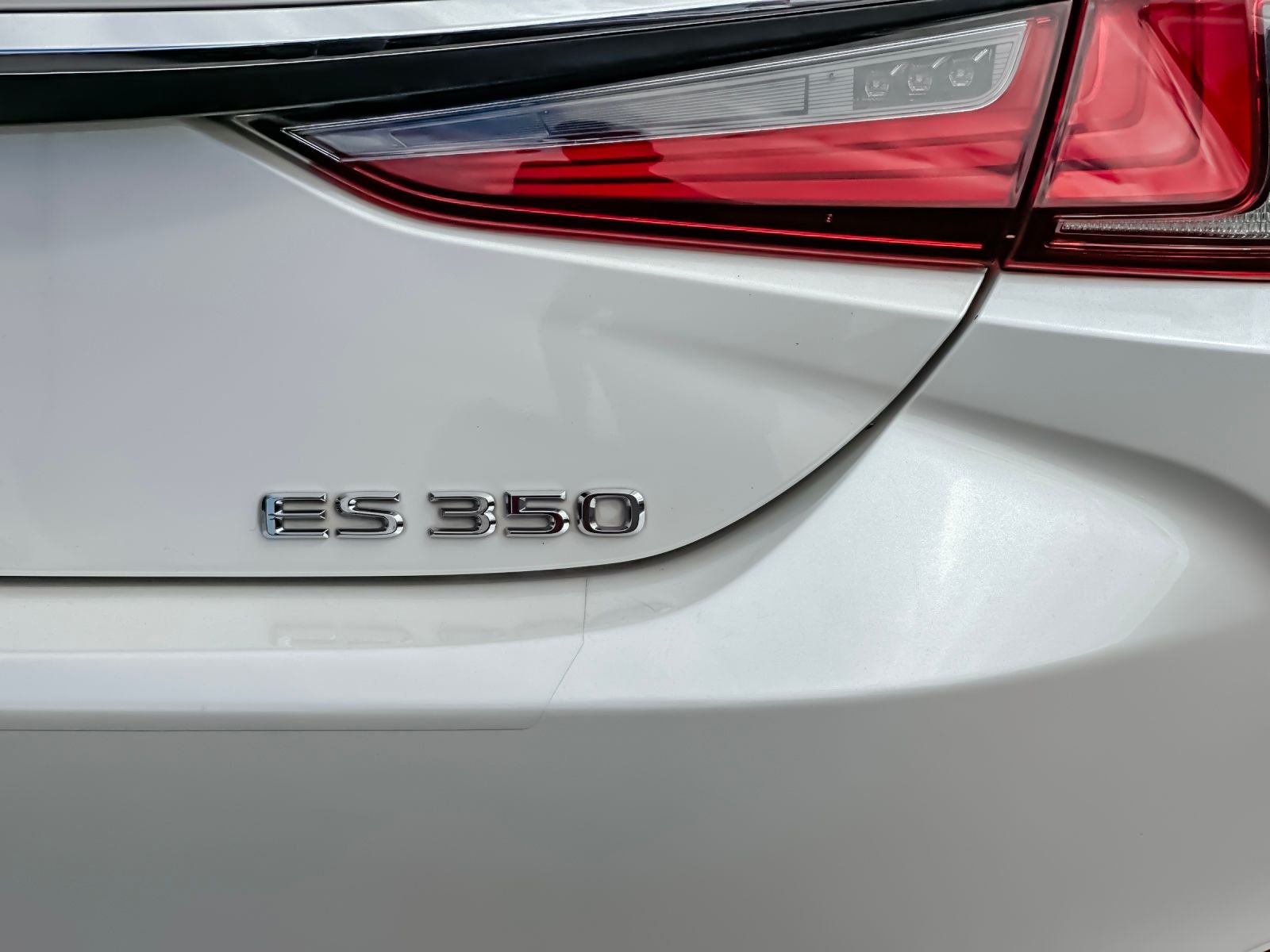 Used 2020 White Lexus 350 image 26
