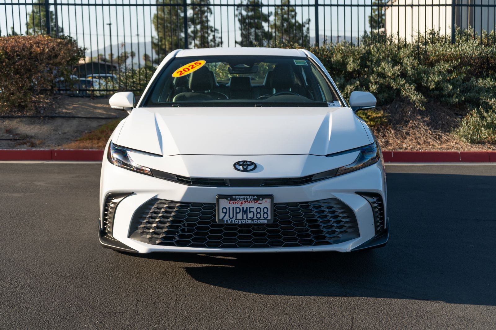 Used 2025 Ice Toyota SE image 2