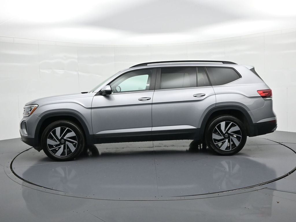 Used 2026  Volkswagen SE w/Technology image 9