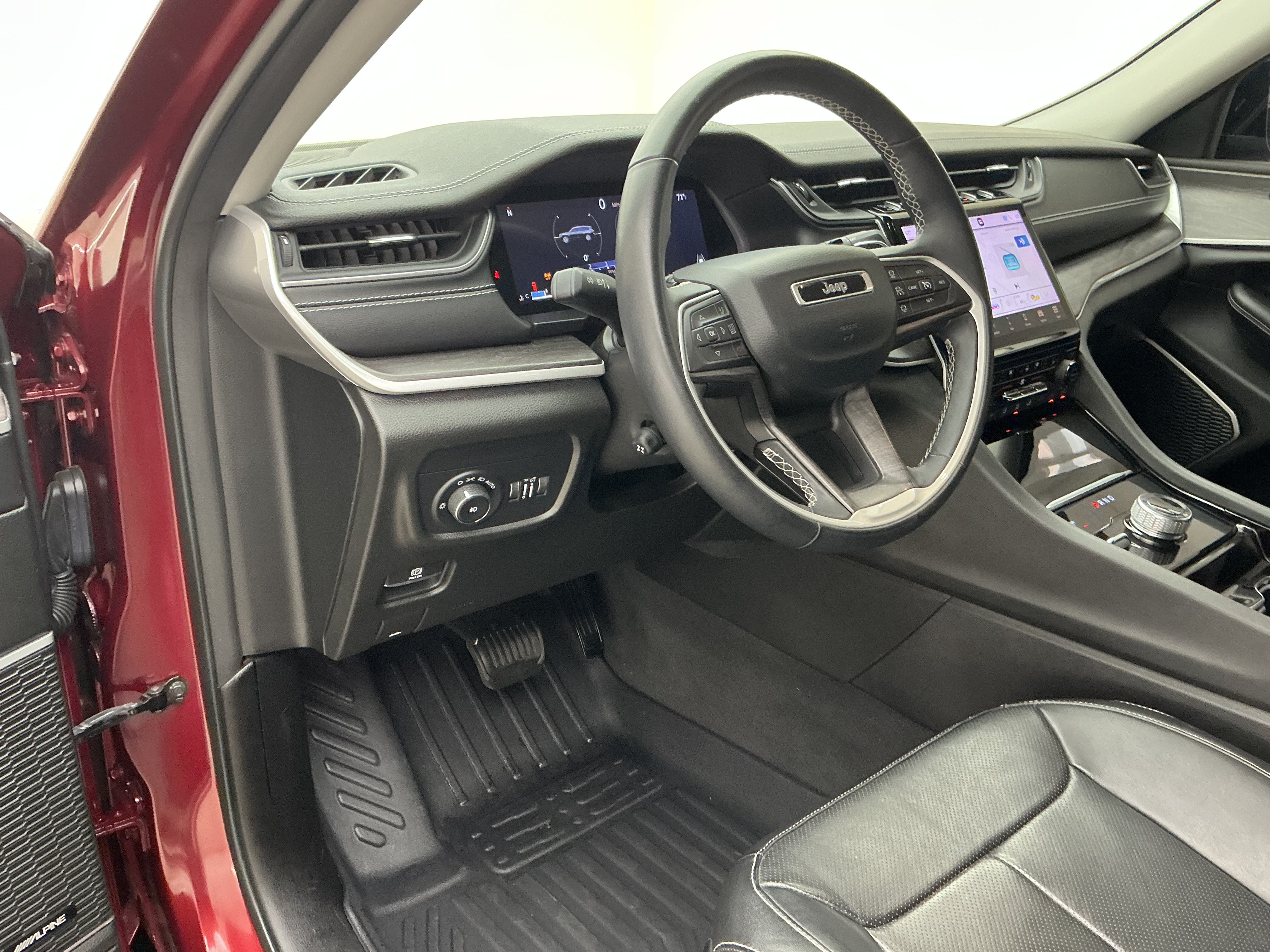 Used 2022 Velvet Red Pearlcoat Jeep Limited image 16