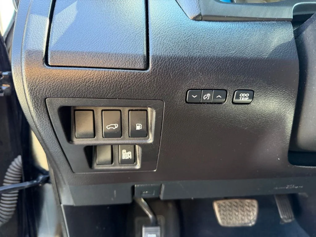 Used 2015 Black Lexus 350 image 14