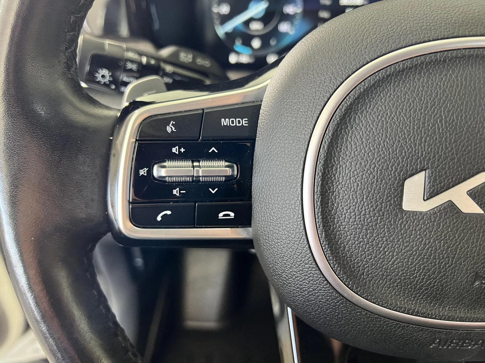 Used 2023 Wolf Gray Kia X-Line SX Prestige image 10