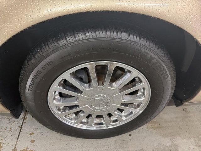 Used 2005 Light Cashmere Cadillac DHS image 26