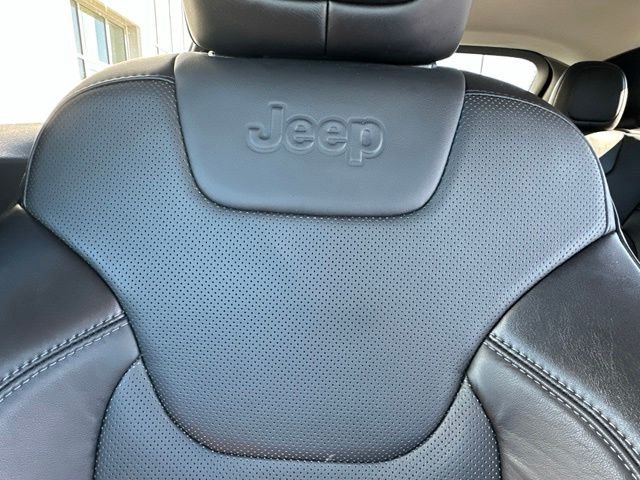 Used 2022 Gray Jeep Latitude Lux image 26
