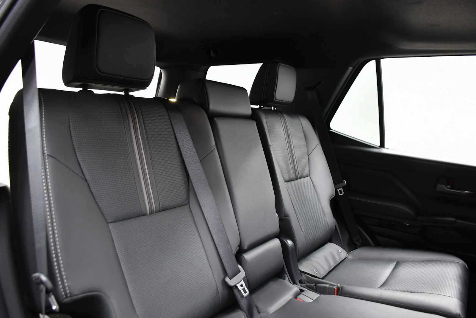 Used 2025 Underground Toyota Limited image 23
