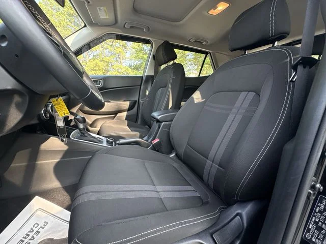 Used 2023 Black Hyundai SEL image 11