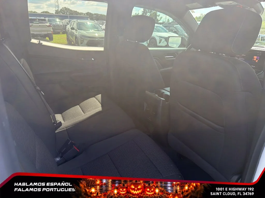 Used 2024 Summit White Chevrolet LT image 30