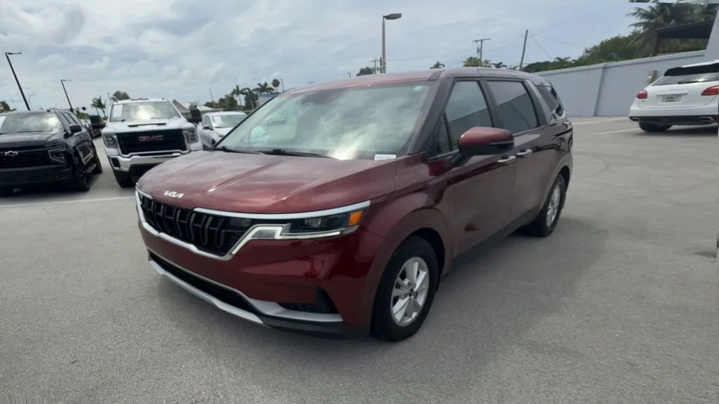 Used 2024 Red Kia LX image 4