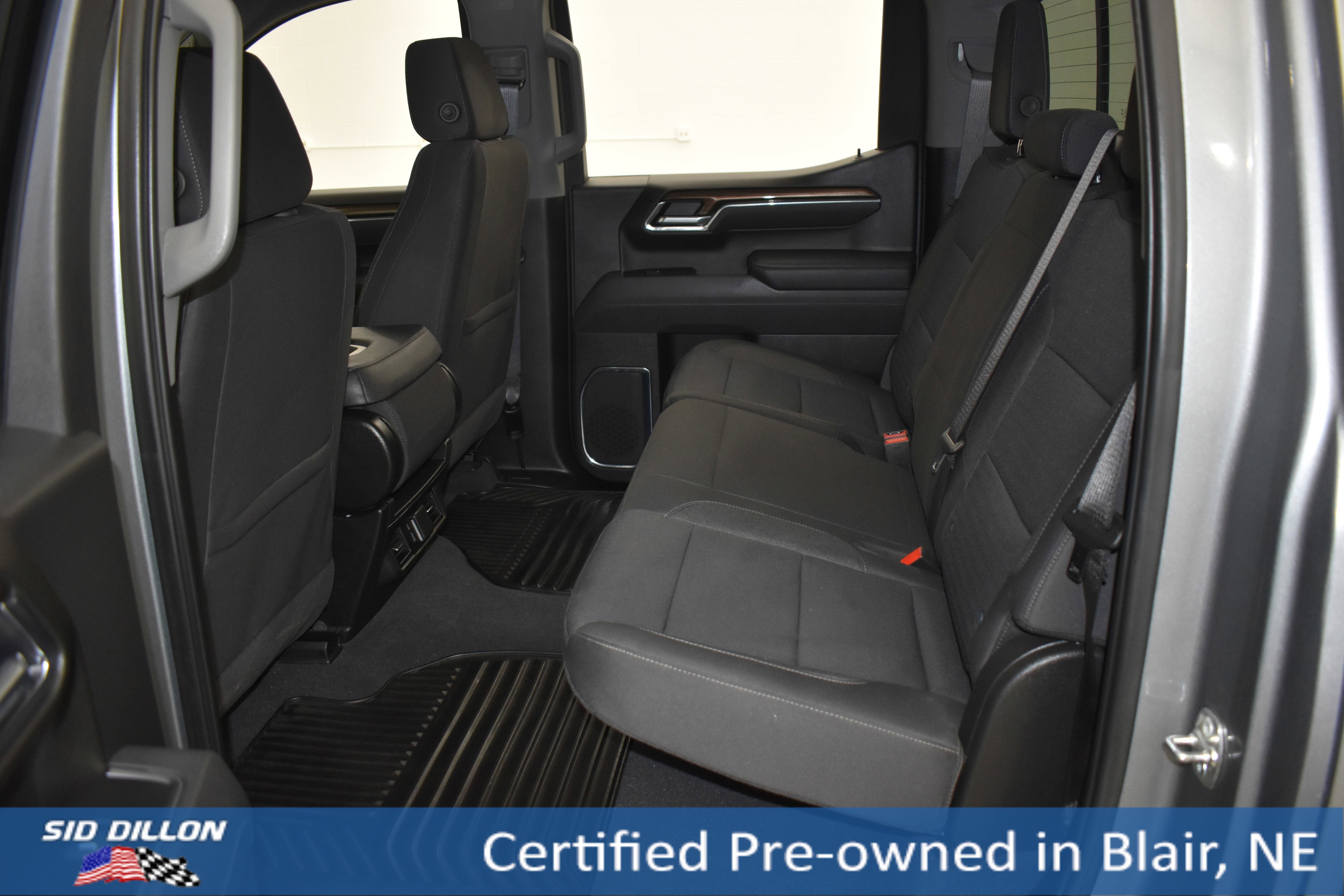 Used 2025 Sterling Gray Metallic Chevrolet LT image 9