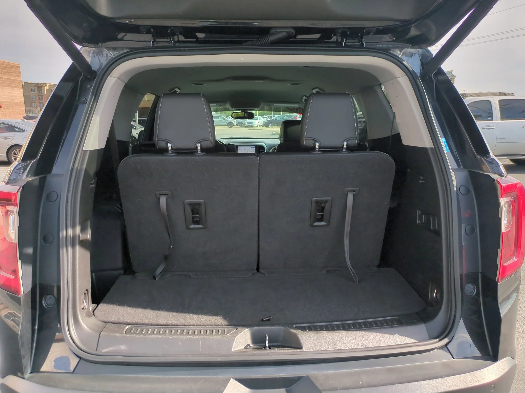 Used 2020 Carbon Black Metallic GMC SLT image 31