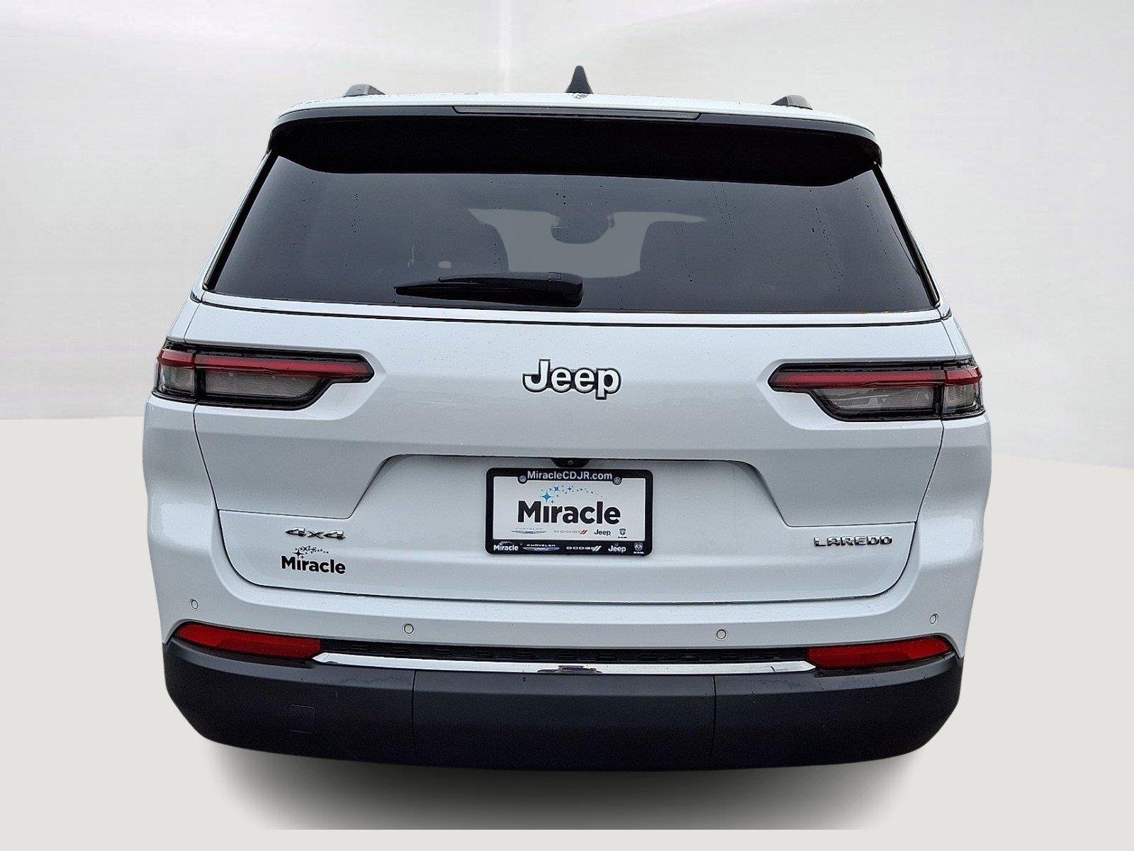 Certified Used 2023 Bright White Clearcoat Jeep Laredo X image 5