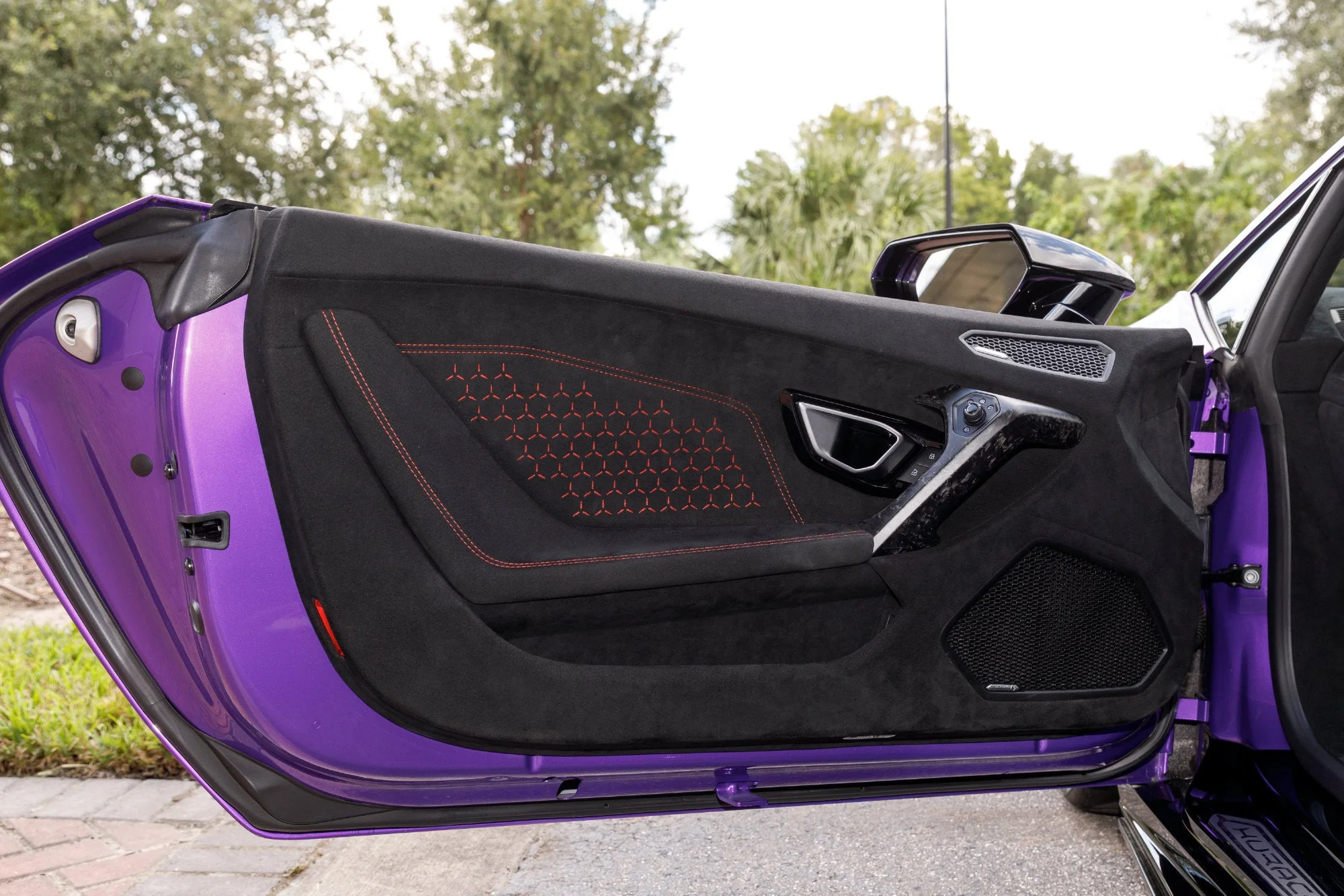 Used 2018  Lamborghini Performante image 28