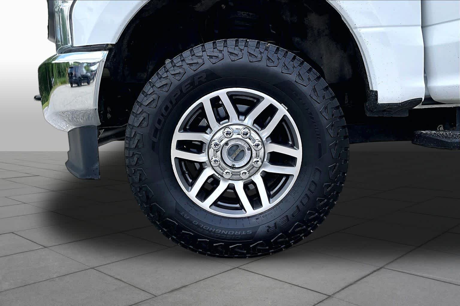 Certified Used 2022 Oxford White Ford XL image 11