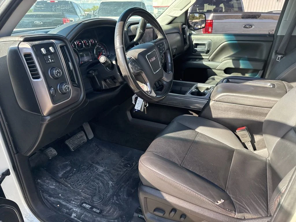 Used 2015 White Diamond Tricoat GMC SLT image 21