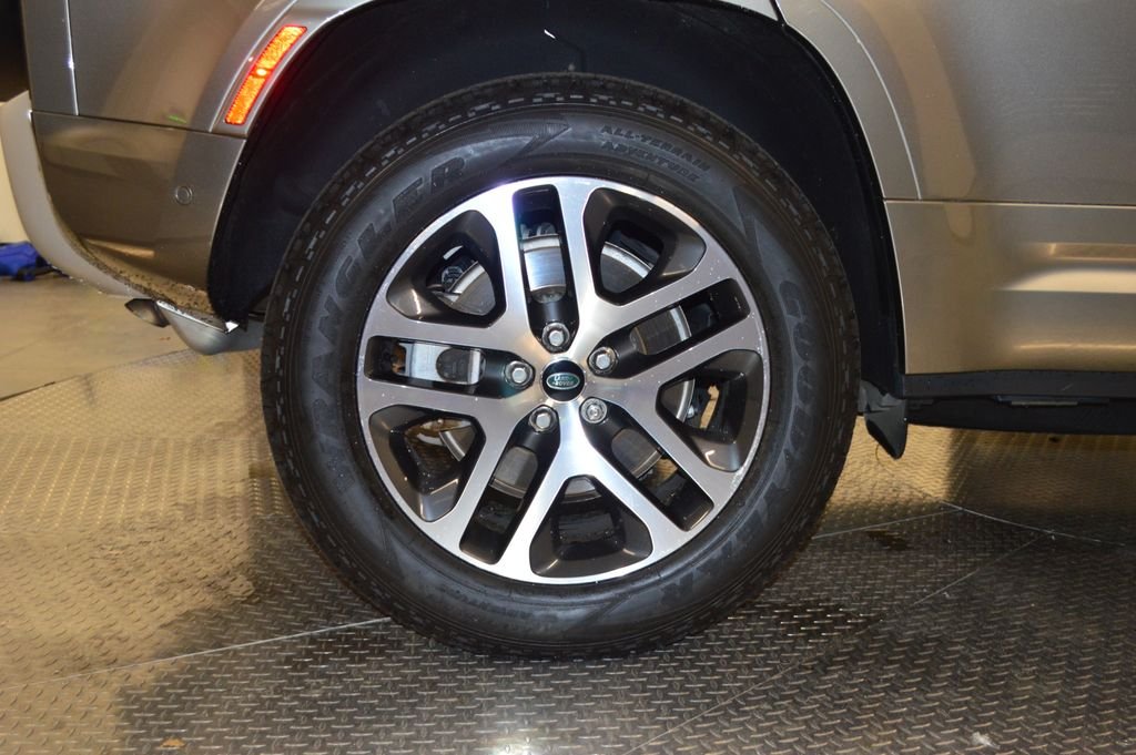 Used 2022 Gray Land Rover XS Edition image 15