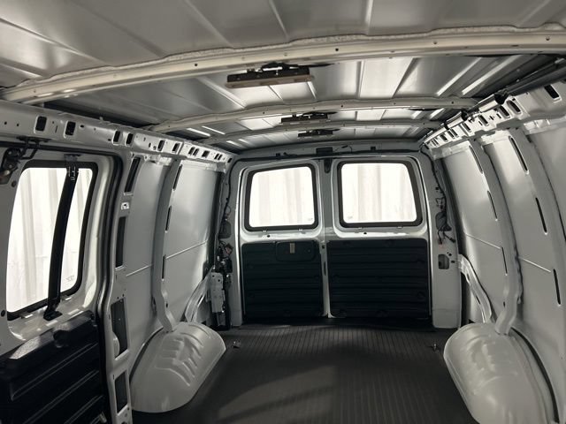 2026 Chevrolet Express Cargo Work Van - Photo 21