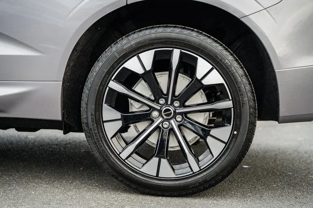 New 2026 Aurora Silver Volvo Plus image 19