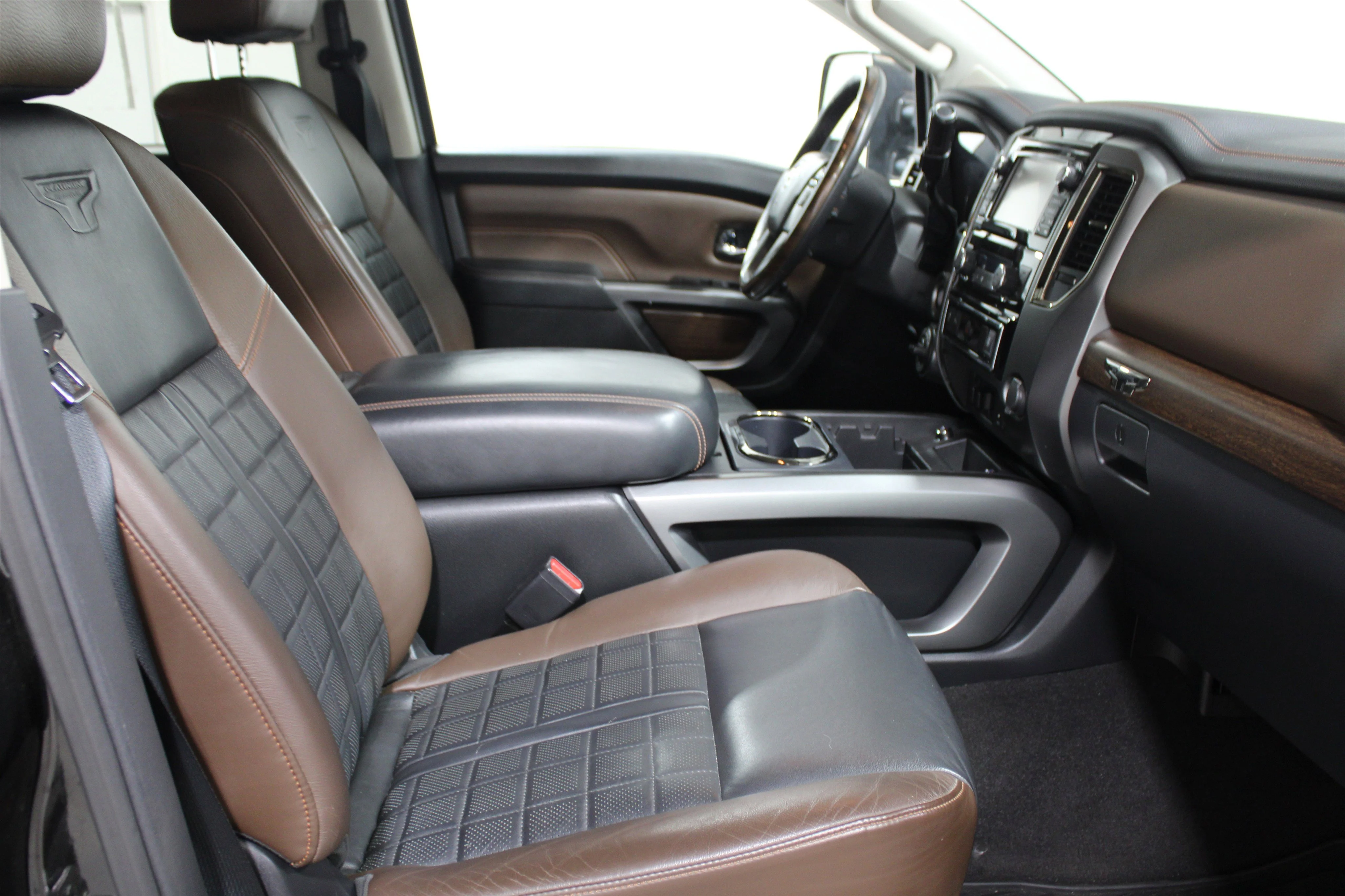 Used 2016 Magnetic Black Nissan Platinum Reserve image 22