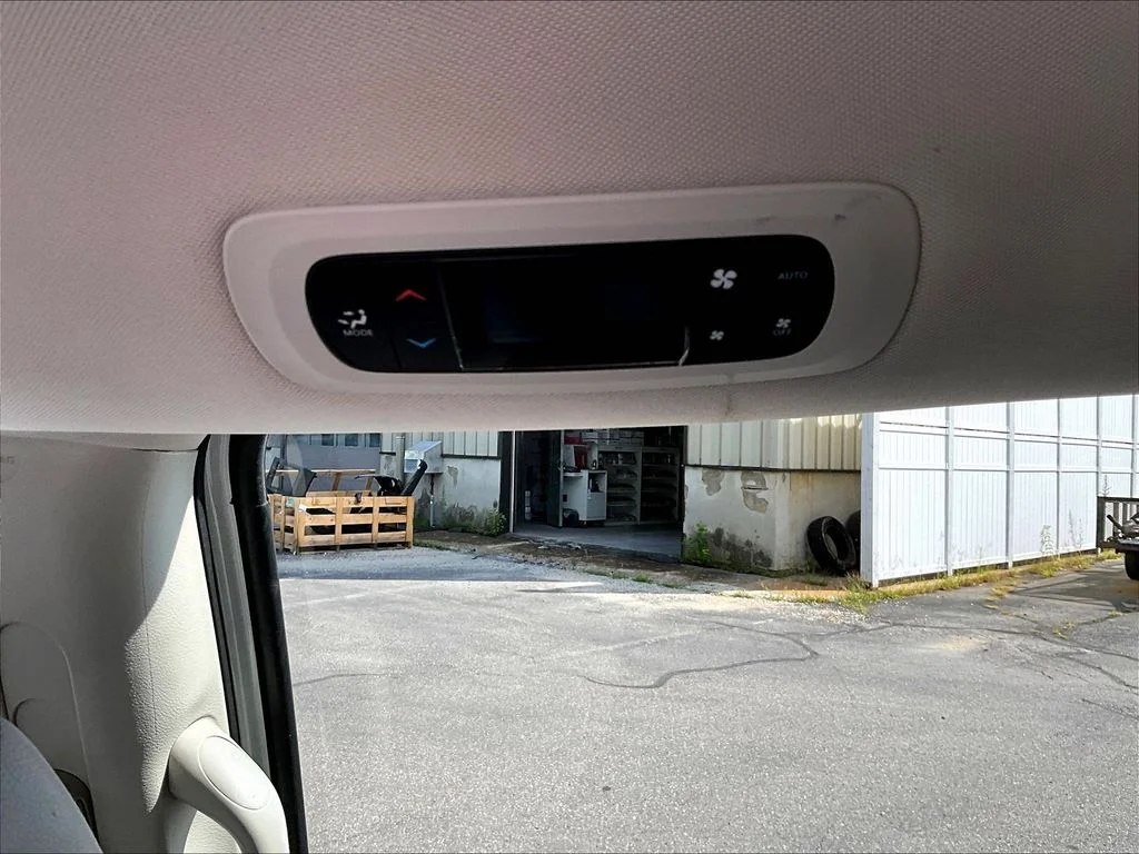 Used 2021 Bright White Clearcoat Chrysler Touring L image 29