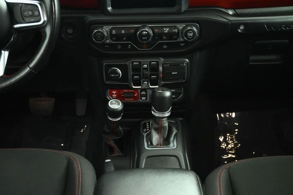 Used 2023 White Jeep Rubicon image 36