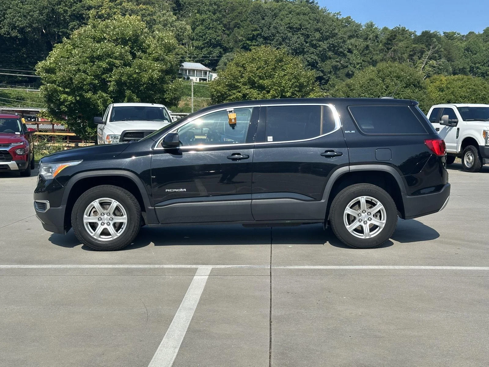 Used 2019 EBONY TWILIGHT METALLIC GMC SLE image 4