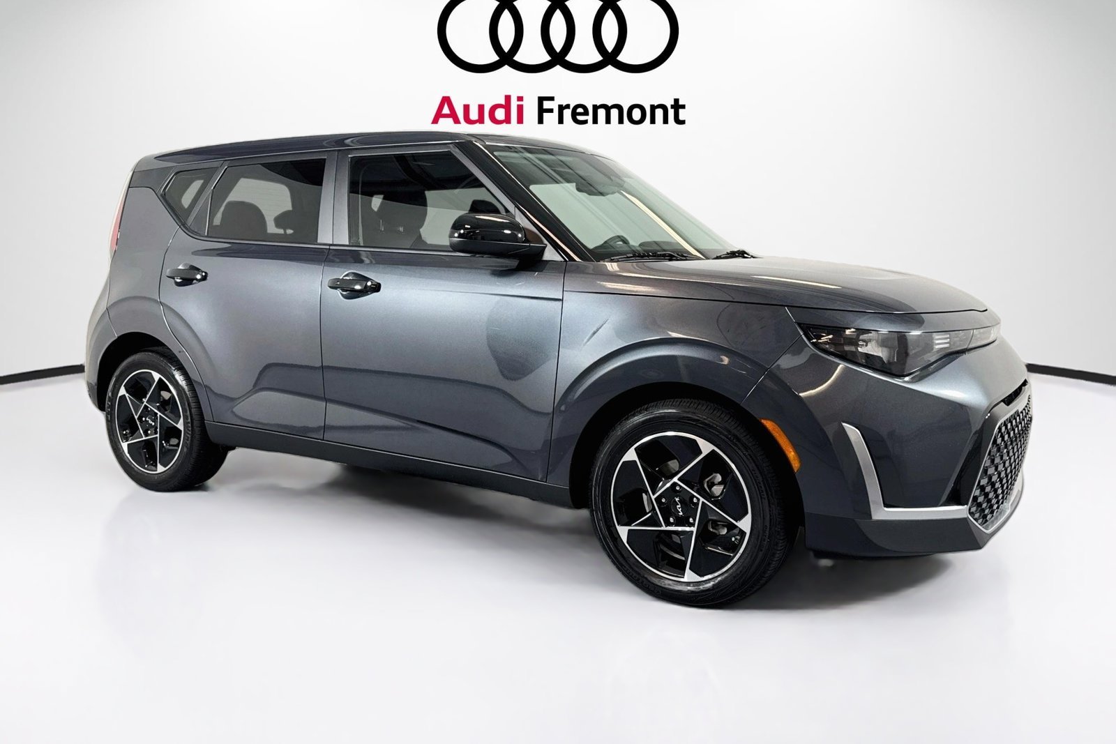 Used 2023 Gravity Gray Kia EX image 7