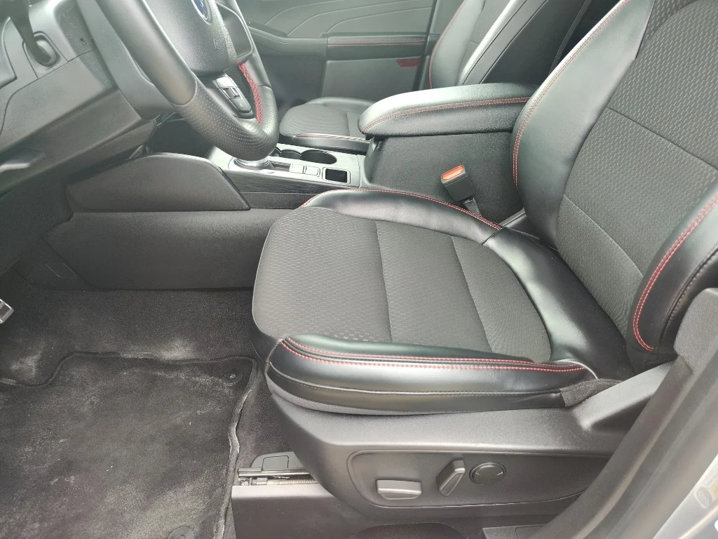 Used 2024 Iconic Silver Metallic Ford ST-Line image 12