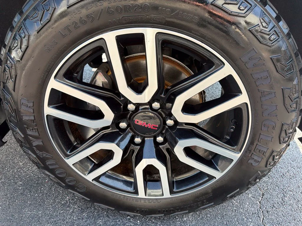 Used 2022 Summit White GMC AT4 image 9