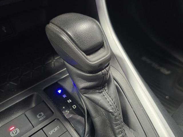Certified Used 2020 MAGNETIC GRAY MET. Toyota  image 27