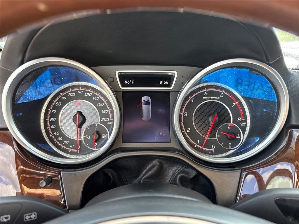 Used 2017 Red Mercedes-Benz 4MATIC® image 10