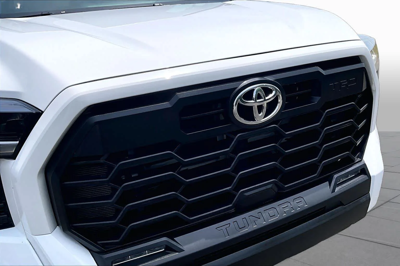 Used 2024 Ice Cap Toyota SR5 image 28