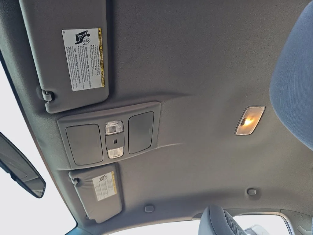 Used 2015 White Toyota Base image 28