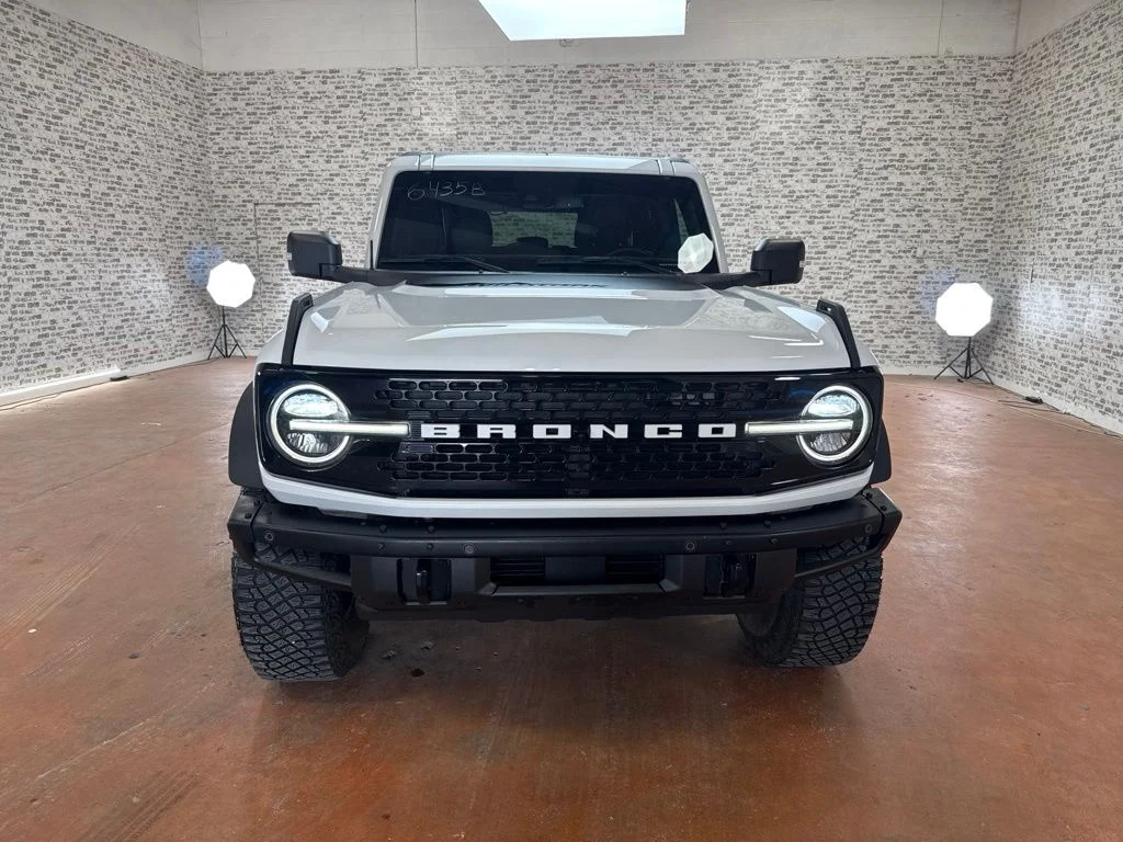 Used 2024 White Ford Wildtrak image 2