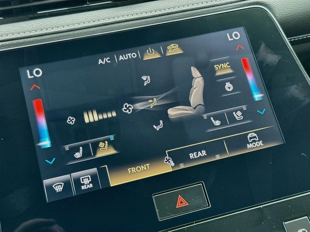 New 2027 RADIANT WHITE INFINITI Luxe 4WD image 16