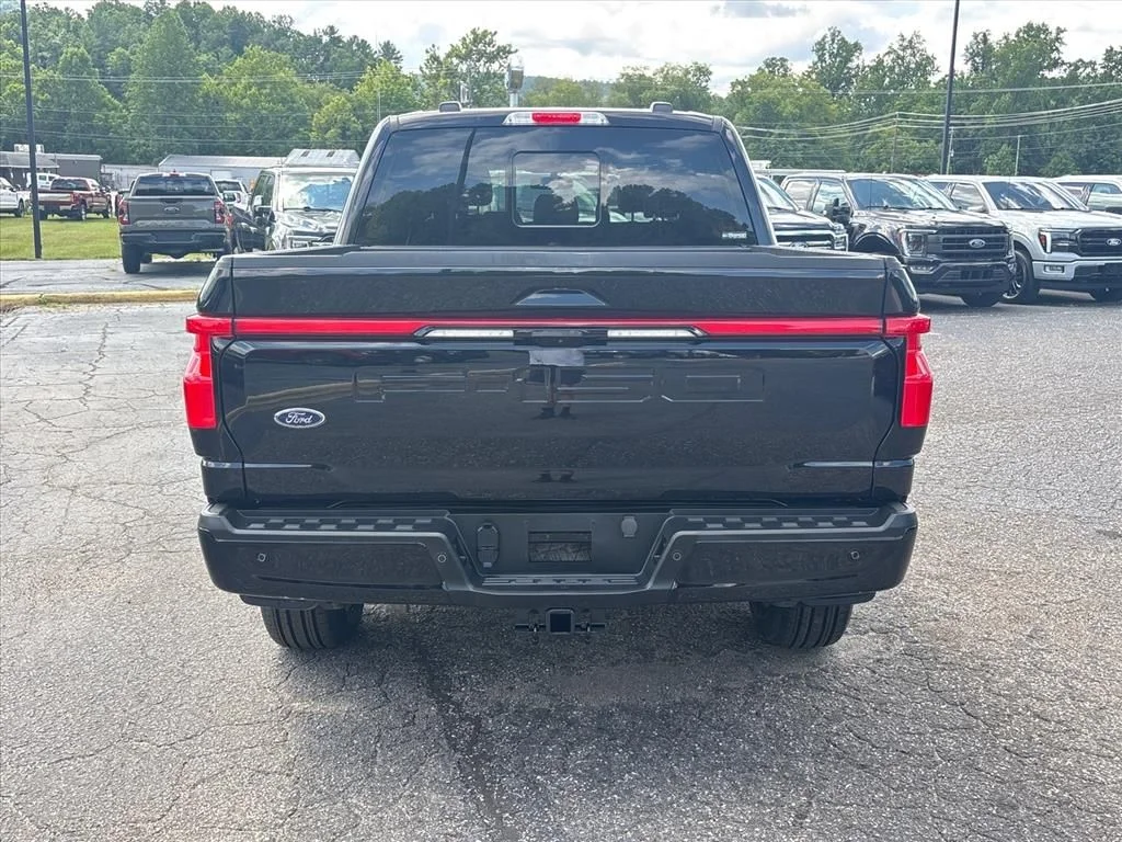 Used 2023 Black Ford Lariat image 6