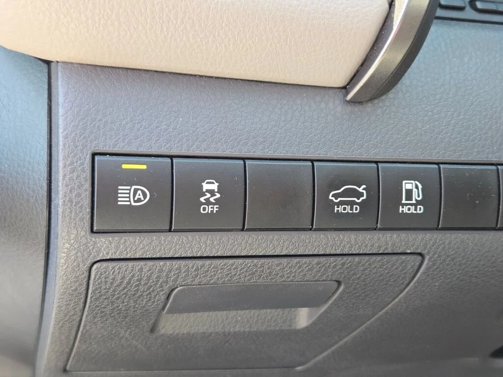 Used 2020 Beige Toyota XLE image 24