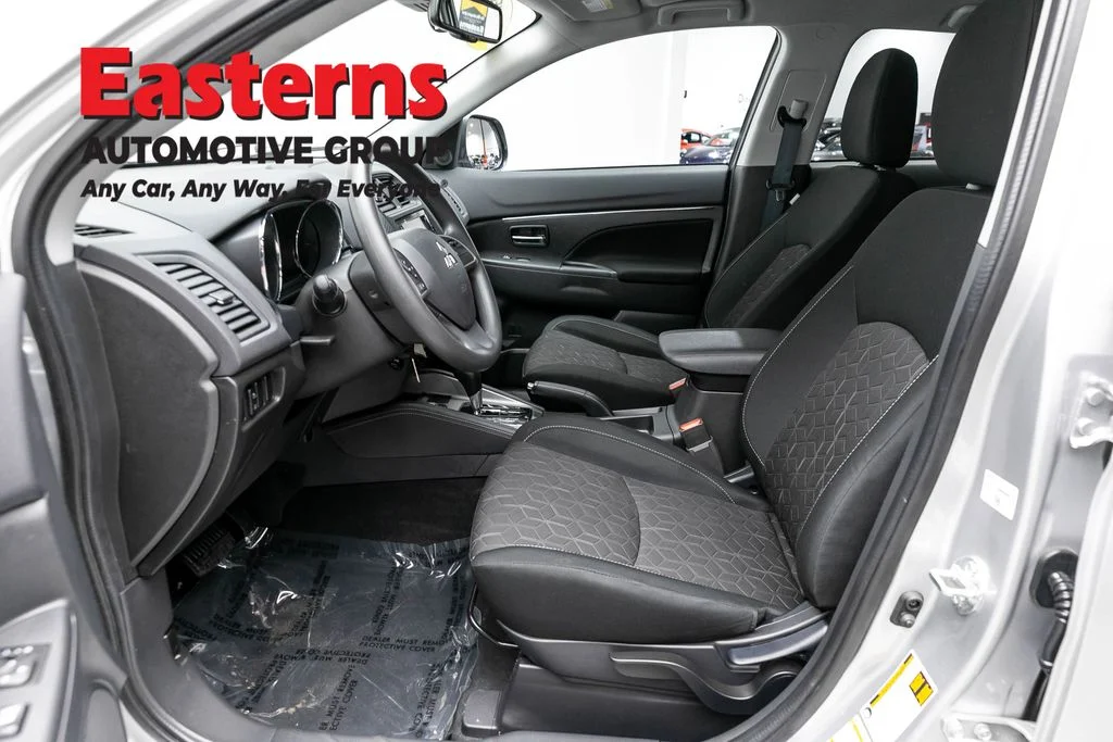 Used 2025 Silver Mitsubishi 2.0 SE image 14