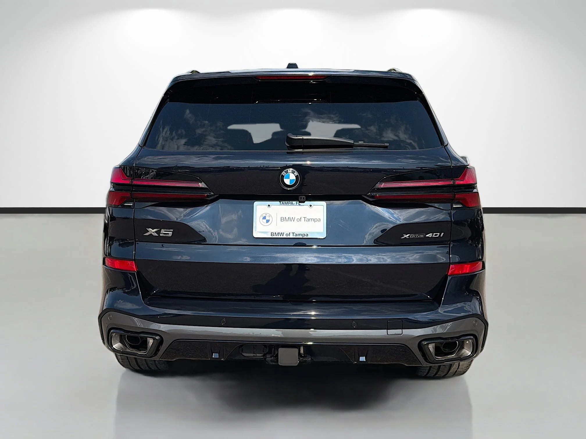 New 2026 Carbon Black Metallic BMW xDrive40i image 4