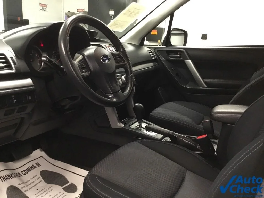 Used 2016 Silver Subaru 2.5i Premium image 22