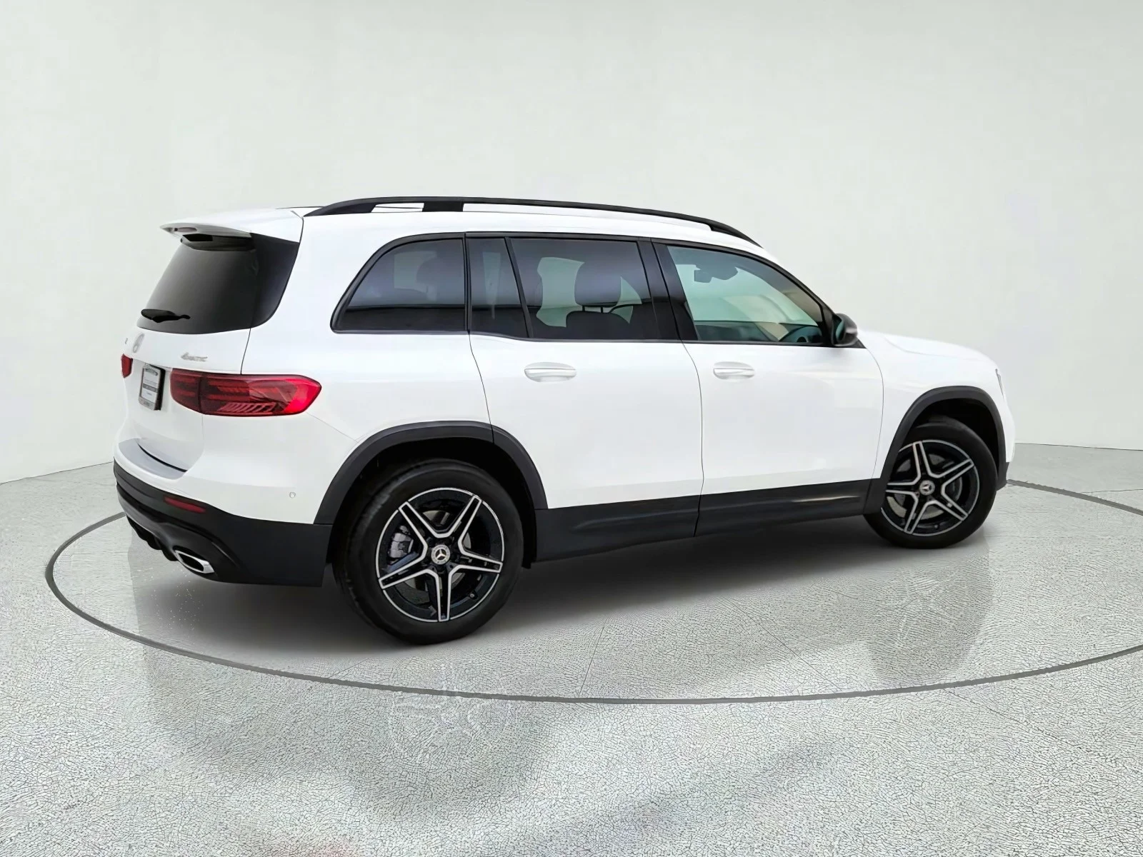 Used 2024 Polar White Mercedes-Benz GLB 250 image 8