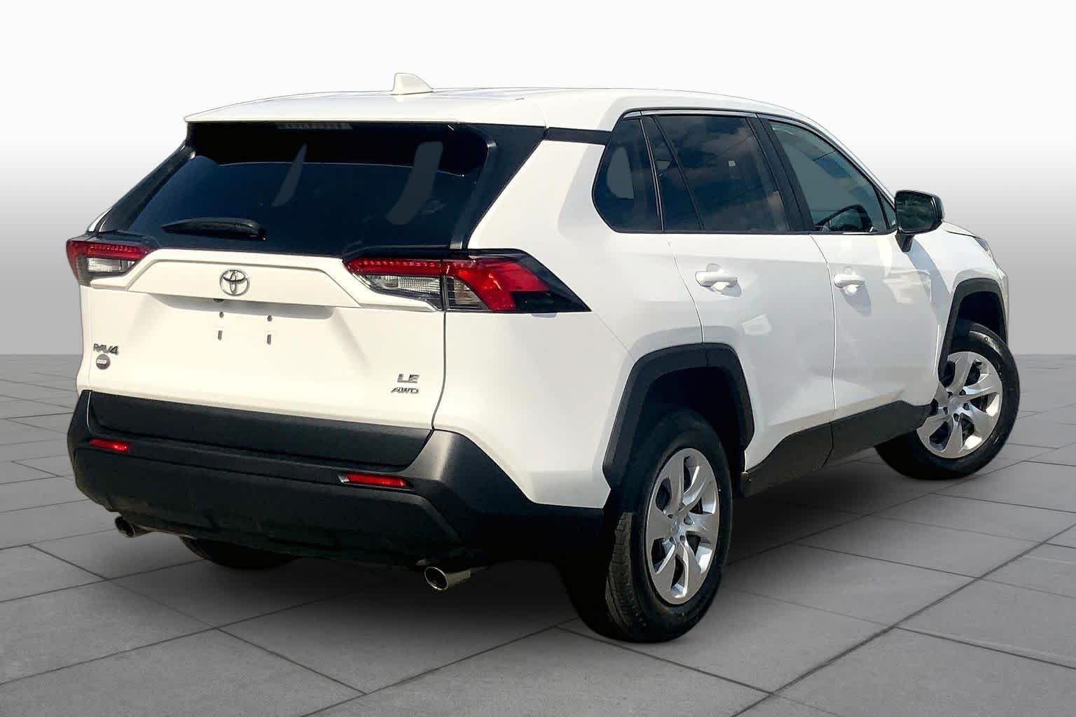 Certified Used 2025 Ice Toyota LE image 13