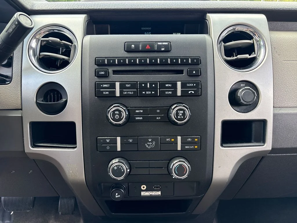 Used 2010 Red Ford XLT image 24