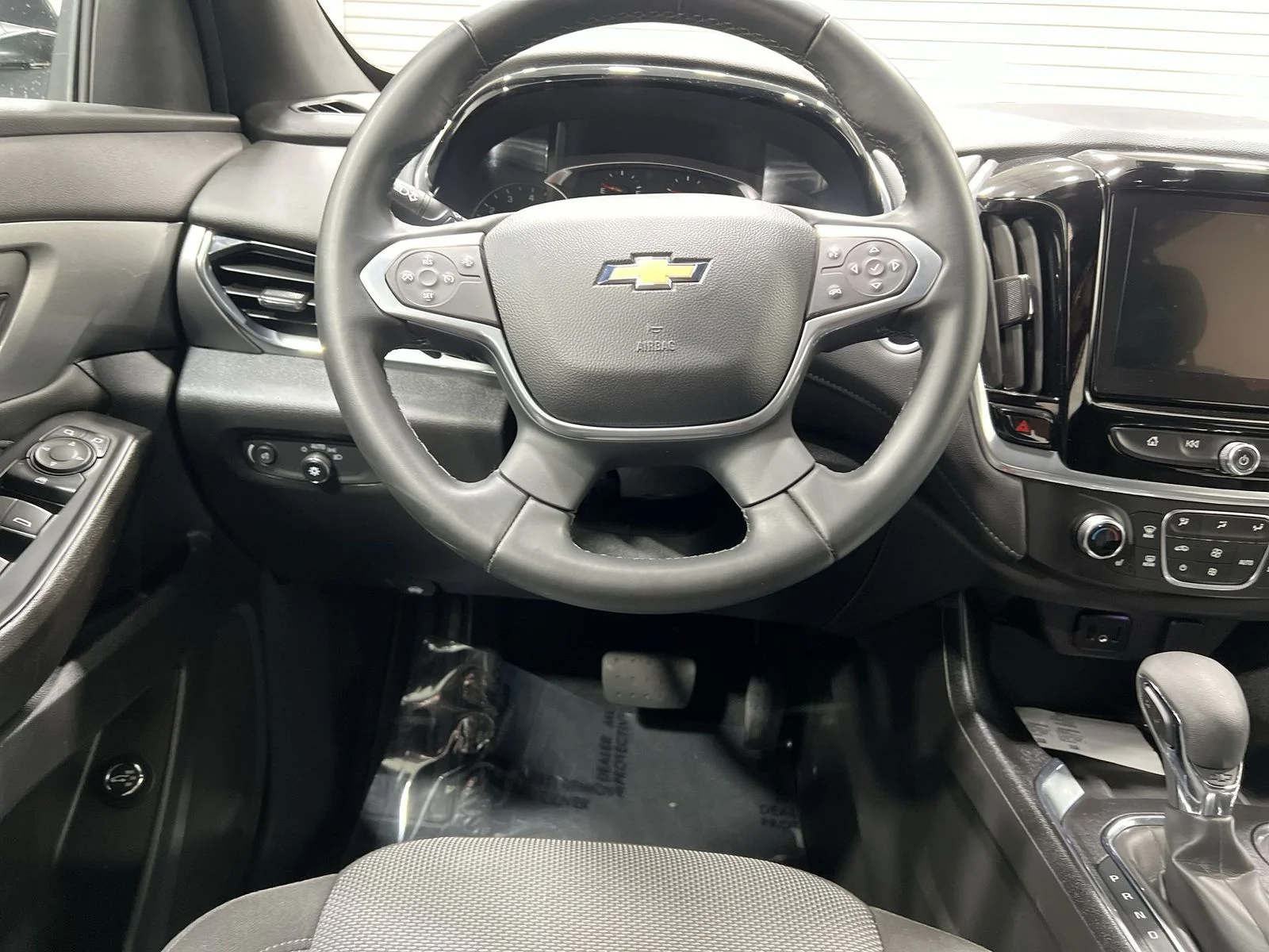 2023 Chevrolet Traverse 1LT - Photo 14