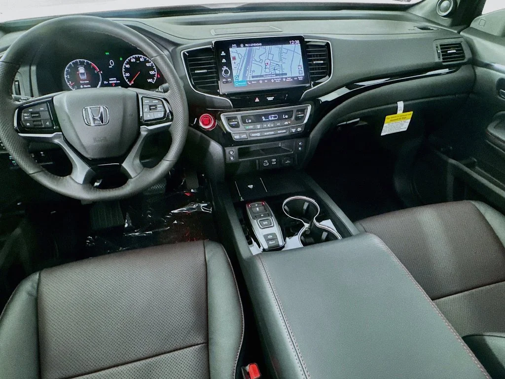 New 2026 Platinum White Pearl Honda Black Edition image 32